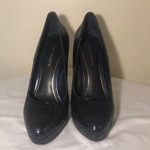 Enzo Anglioni Navy Snakeskin Leather Print Pump.